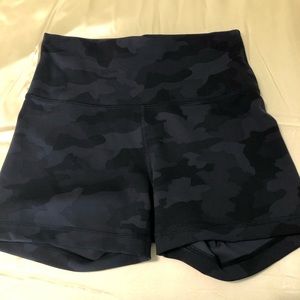 Brand new Lulu Lemon gym/bike shorts size 8